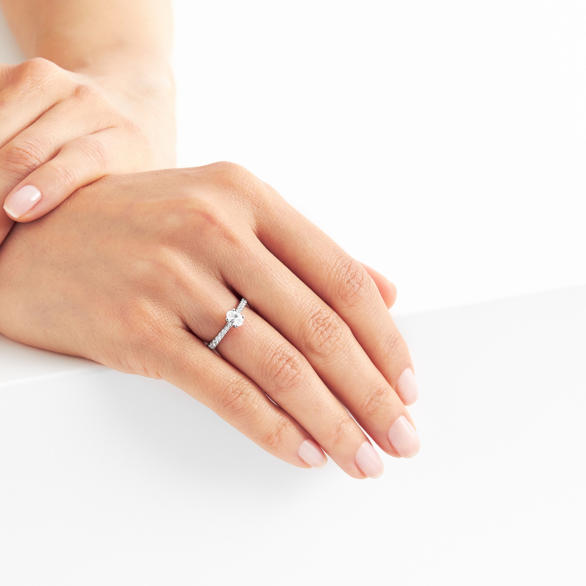 Goldsmiths Platinum 0.70cttw Goldsmiths Brightest Diamond Oval Cut Solitaire Engagement Ring Goldsmiths Platinum 0.70cttw Goldsmiths Brightest Diamond Oval Cut Solitaire Engagement Ring