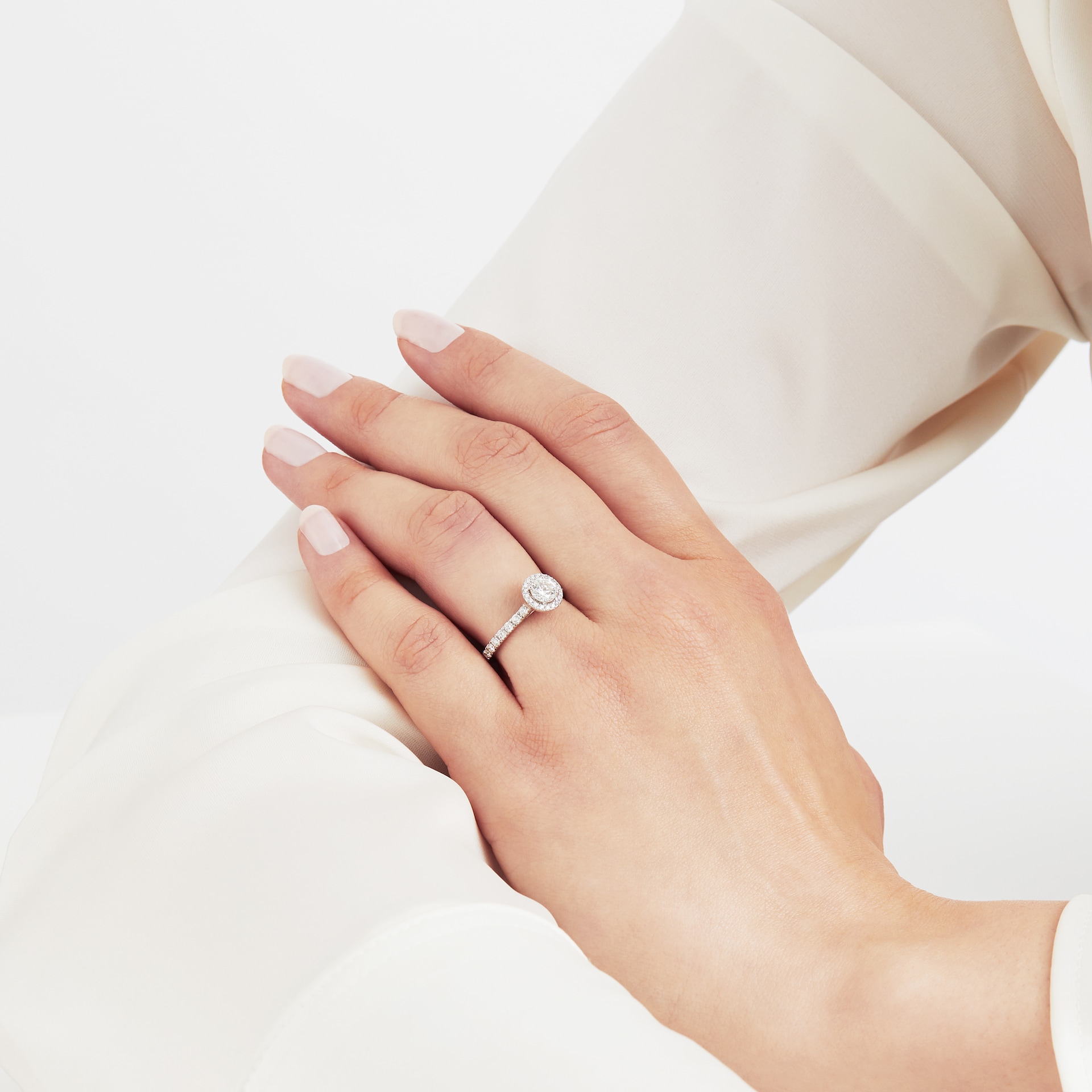 Goldsmiths 18ct White Gold 1.00cttw Goldsmiths Brightest Diamond Halo Engagement Ring