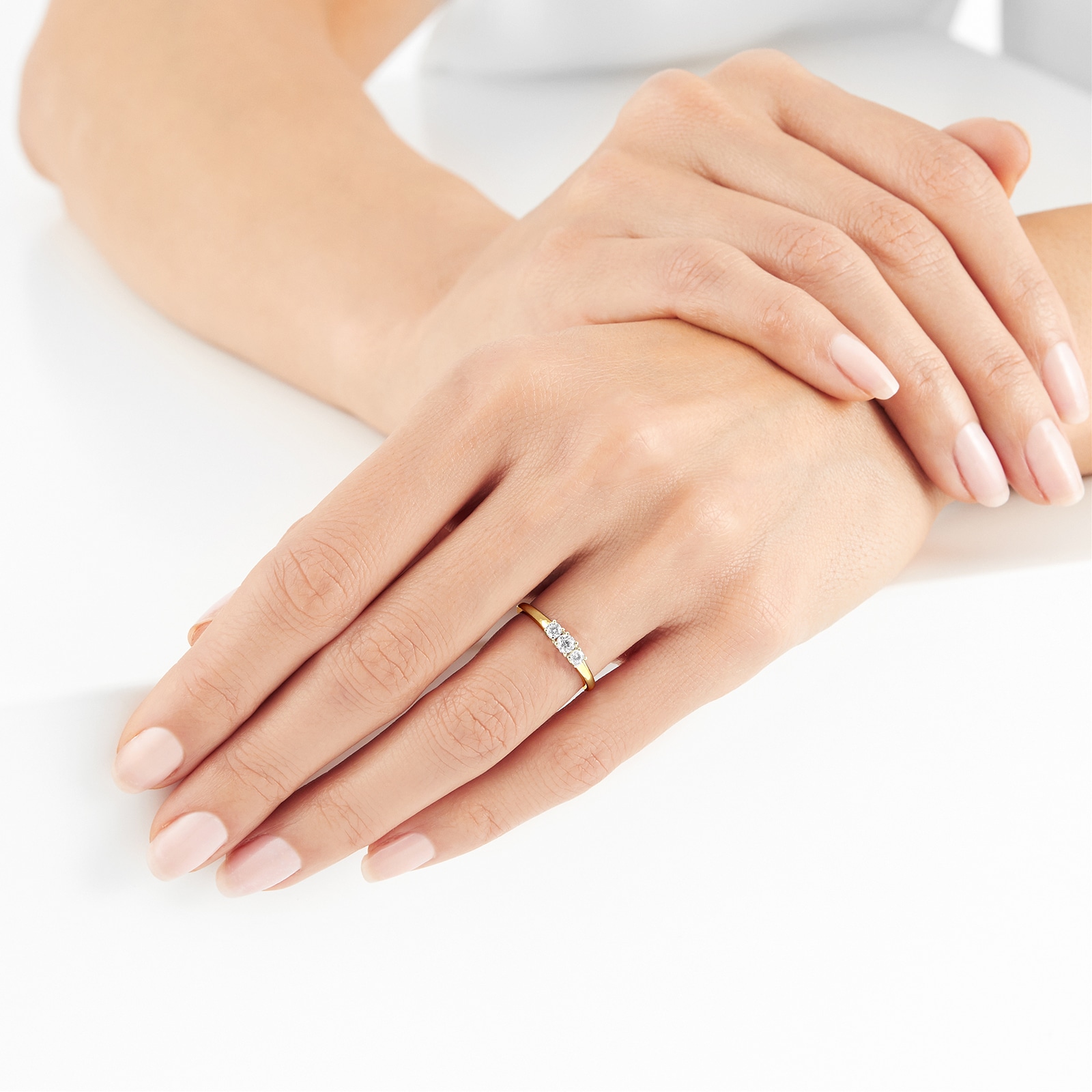 Goldsmiths 18ct Yellow Gold 0.27ct 3 Stone Engagement Ring Goldsmiths 18ct Yellow Gold 0.27ct 3 Stone Engagement Ring