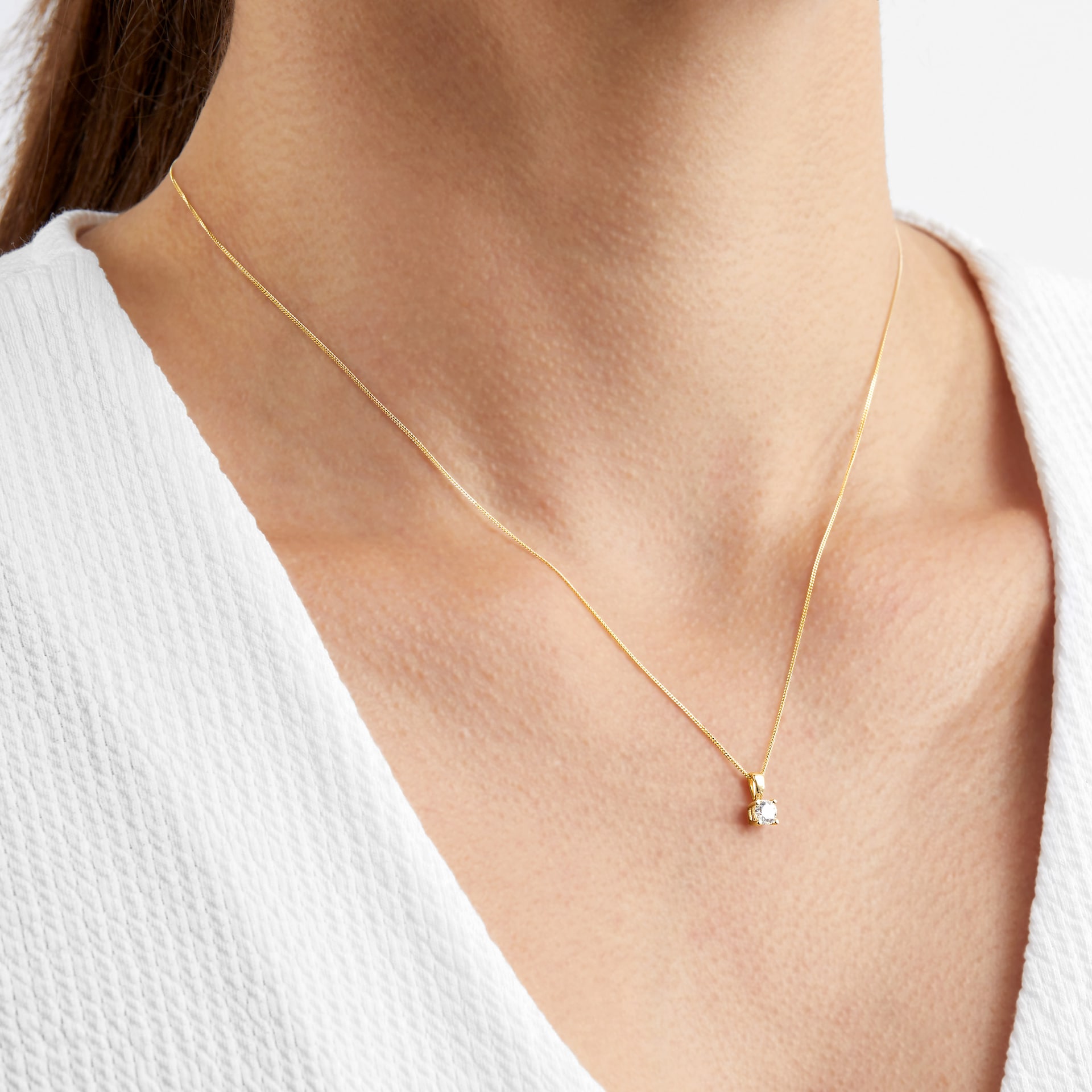 Goldsmiths 9ct Yellow Gold 0.25ct Goldsmiths Brightest Diamond 4 Claw Pendant Goldsmiths 9ct Yellow Gold 0.25ct Goldsmiths Brightest Diamond 4 Claw Pendant