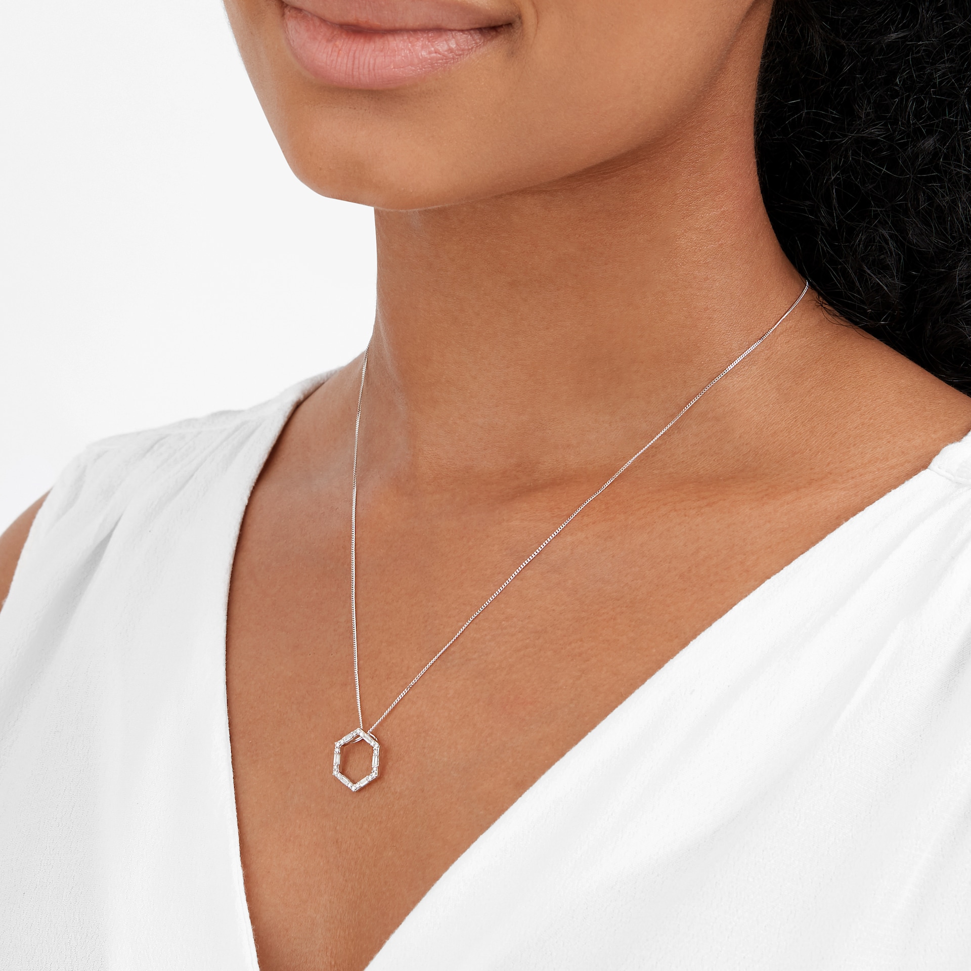 Goldsmiths 9ct White Gold 0.25ct Open Hexagon Pendant Goldsmiths 9ct White Gold 0.25ct Open Hexagon Pendant
