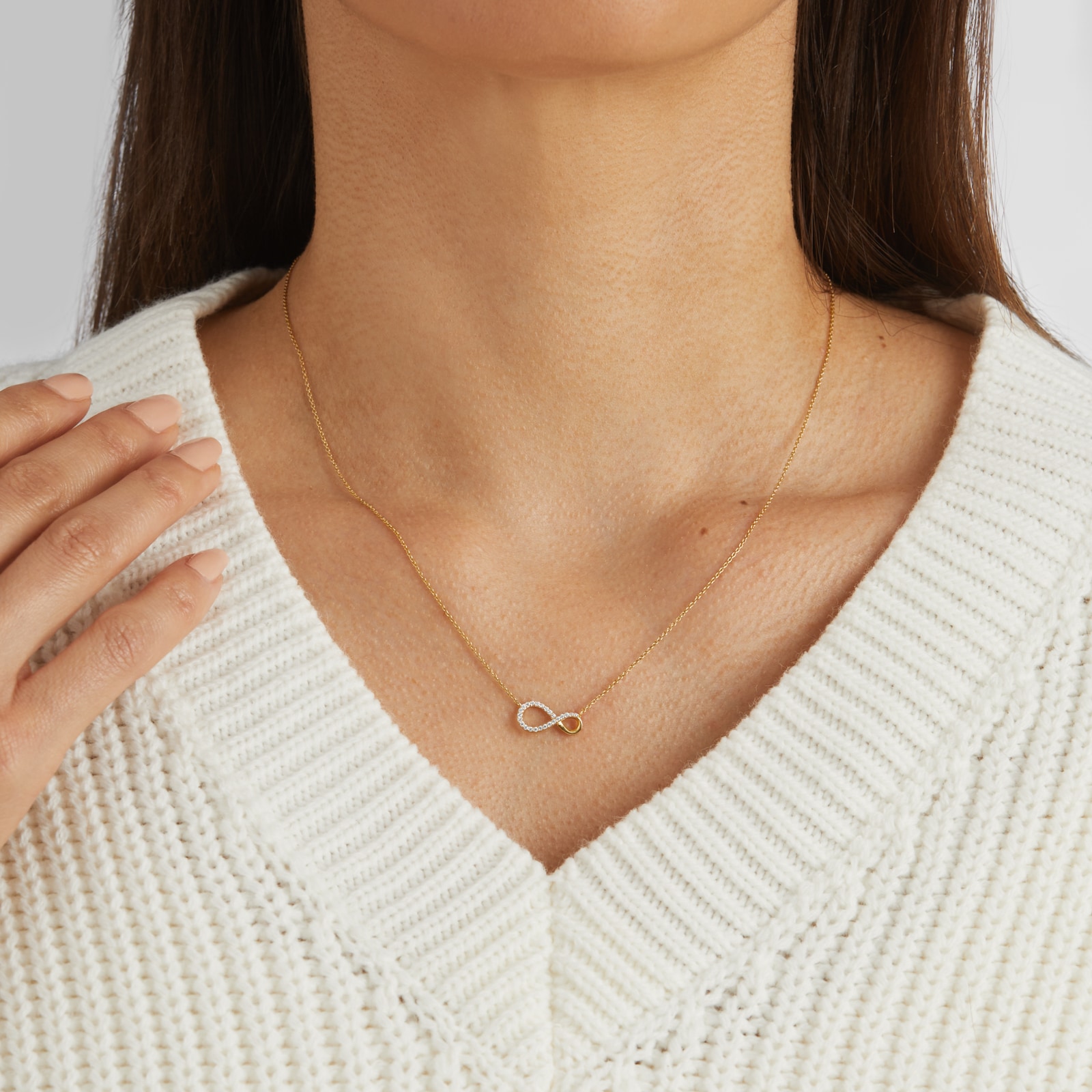 Goldsmiths 9ct Yellow Gold 0.10cttw Diamond Infinity Necklace Goldsmiths 9ct Yellow Gold 0.10cttw Diamond Infinity Necklace