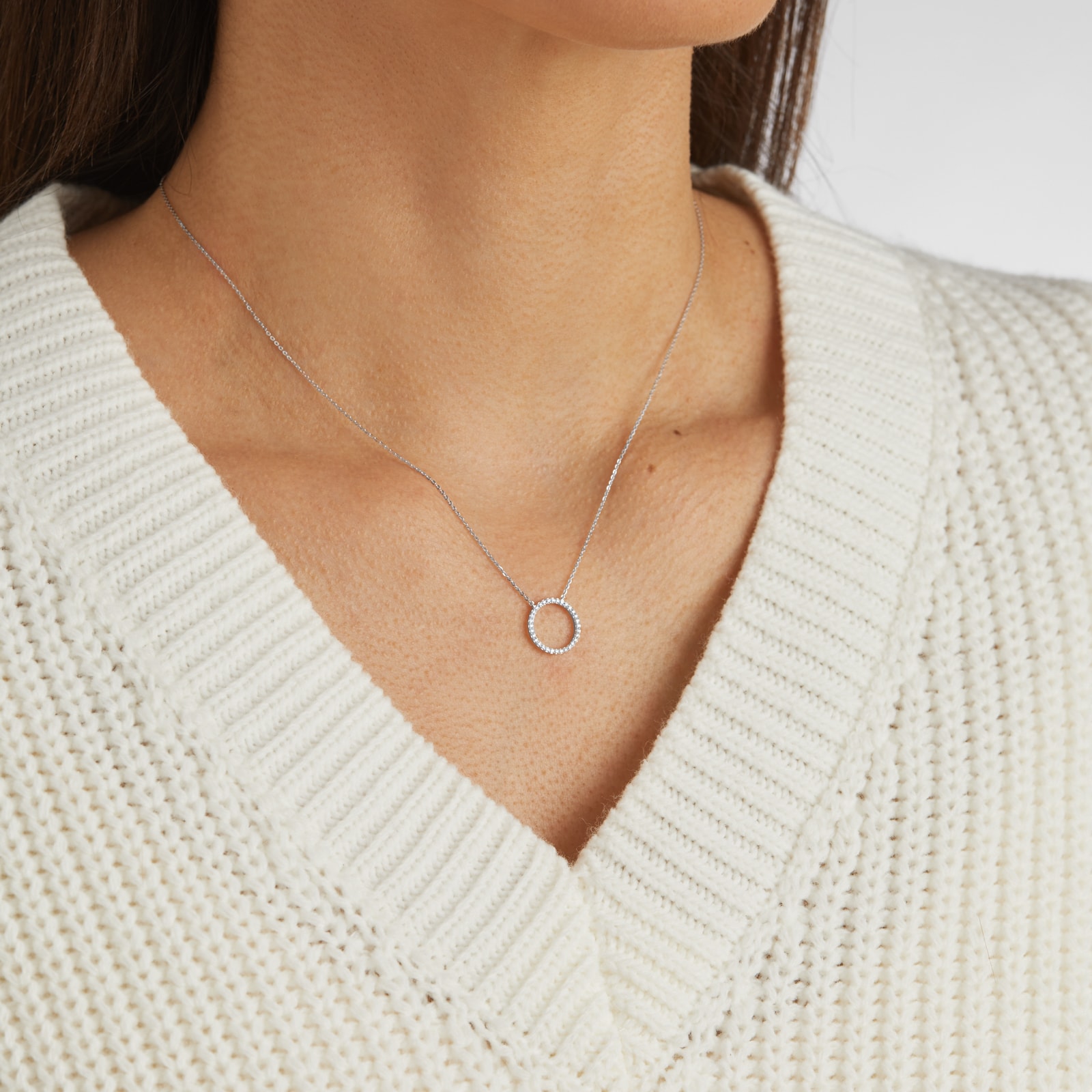 Goldsmiths 9ct White Gold 0.10cttw Diamond Circle Necklace Goldsmiths 9ct White Gold 0.10cttw Diamond Circle Necklace