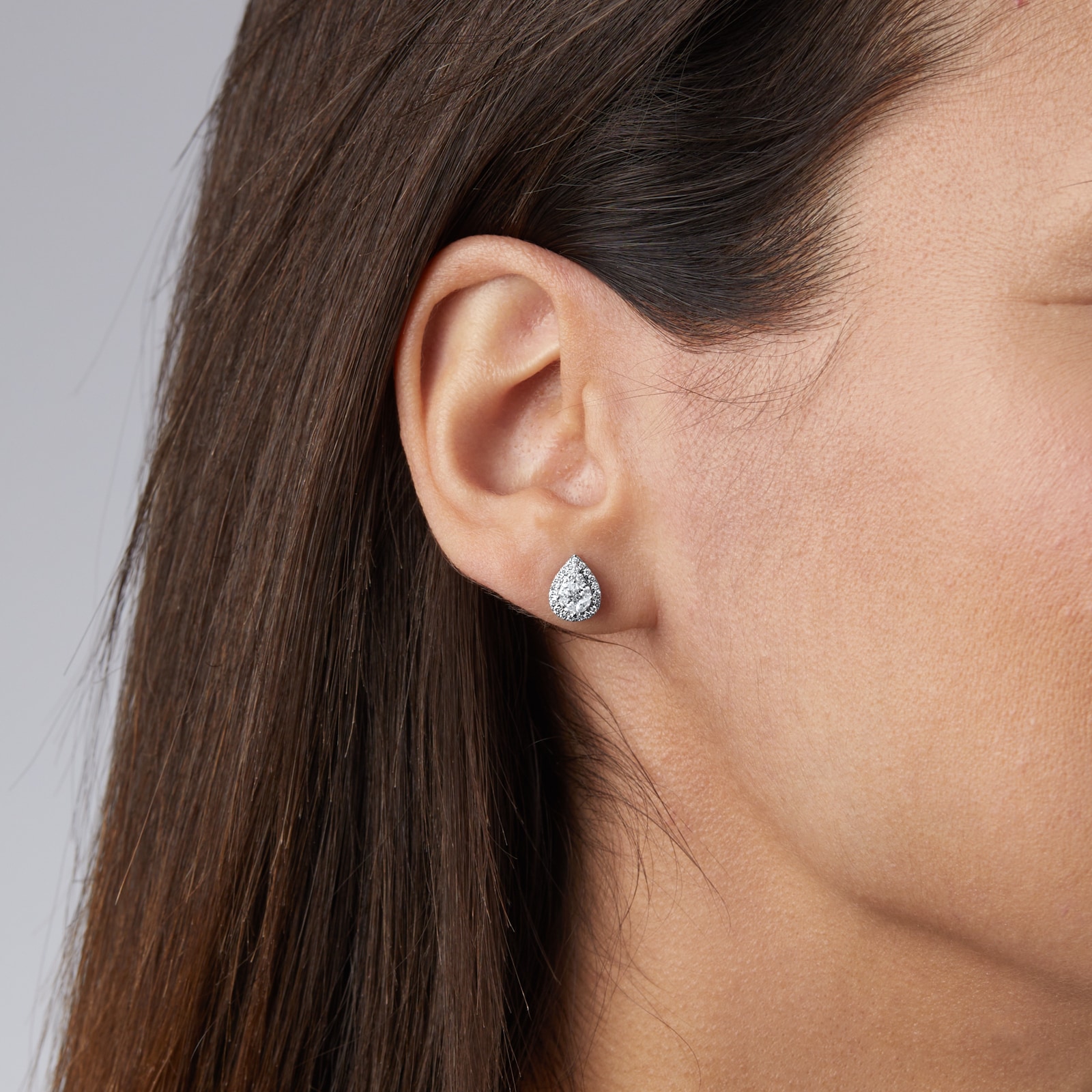Mappin & Webb 18ct White Gold 0.52cttw Pear Illusion Diamond Stud Earrings Mappin & Webb 18ct White Gold 0.52cttw Pear Illusion Diamond Stud Earrings