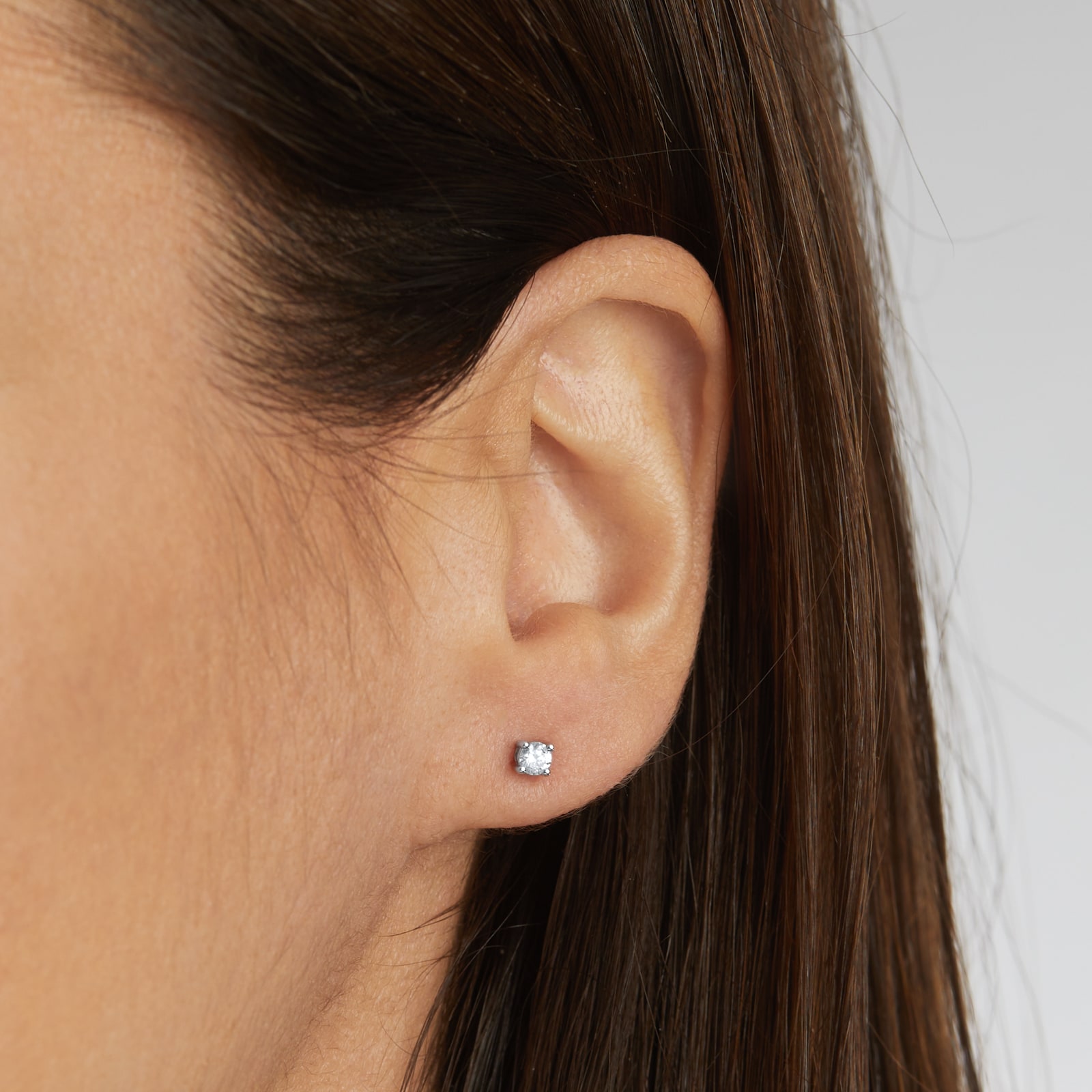 Goldsmiths 9ct White Gold 0.25cttw Diamond Solitaire Stud Earrings Goldsmiths 9ct White Gold 0.25cttw Diamond Solitaire Stud Earrings