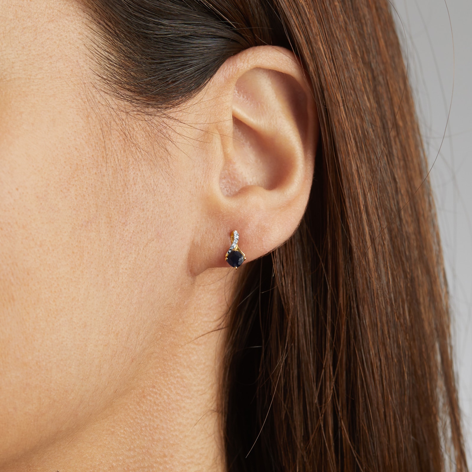 Goldsmiths 9ct Yellow Gold 0.05cttw Diamond & Sapphire Stud Earrings Goldsmiths 9ct Yellow Gold 0.05cttw Diamond & Sapphire Stud Earrings