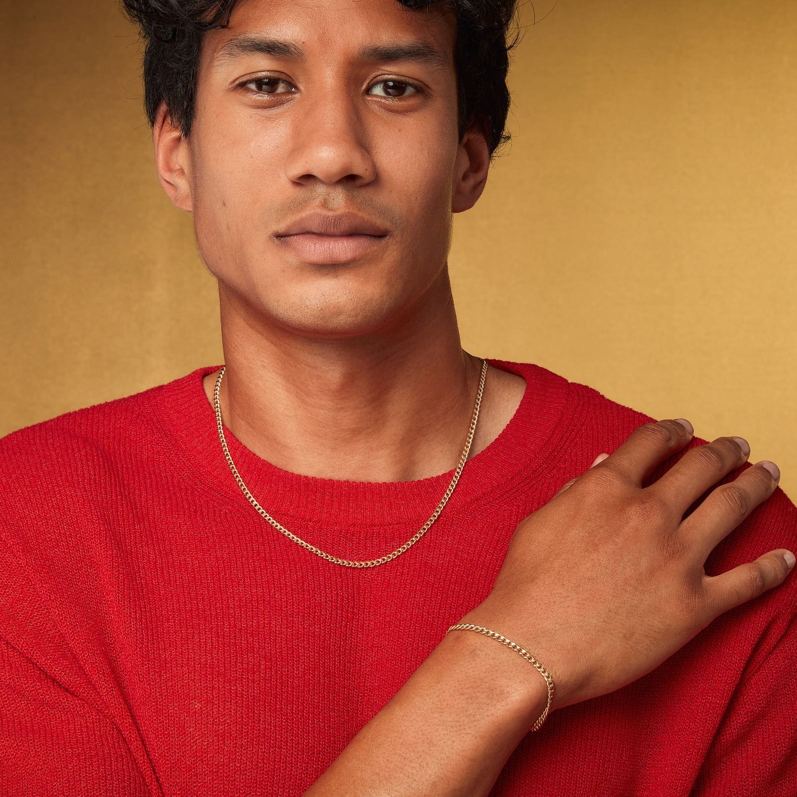 Goldsmiths 9ct Yellow Gold 7.5 Inch Hollow Curb Bracelet Goldsmiths 9ct Yellow Gold 7.5 Inch Hollow Curb Bracelet